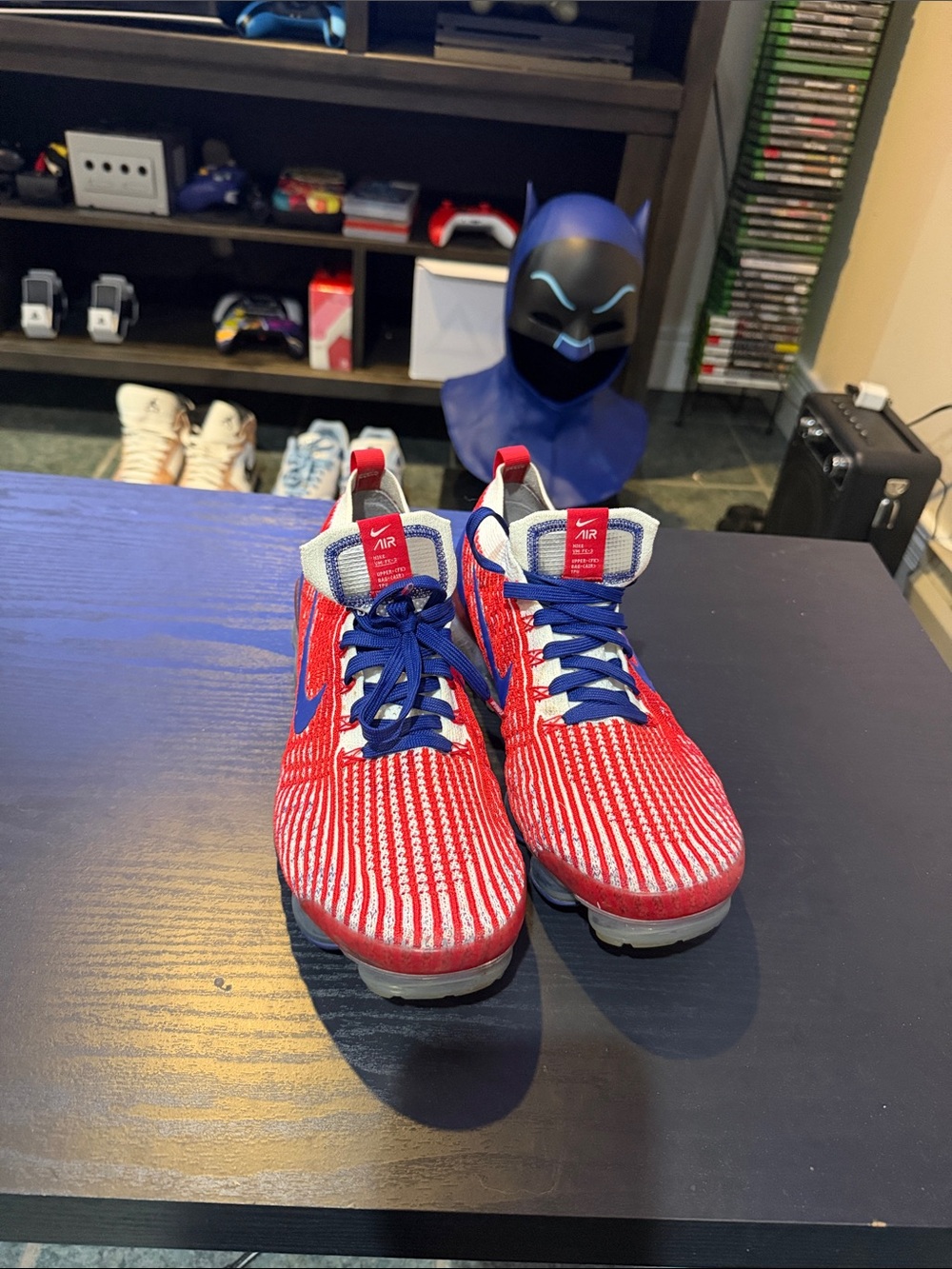 Mens 10.5 Vapor Max Red/White Flyknit Athletic Shoes with Blue Accents